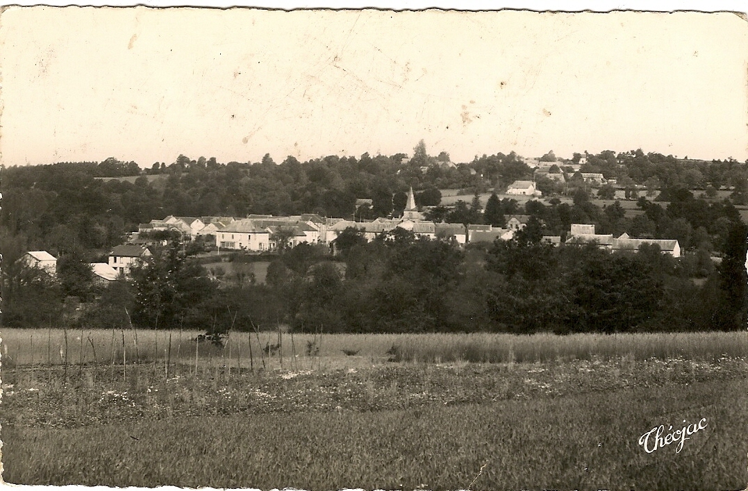 Vue sur Espinasse depuis le chemin dit 