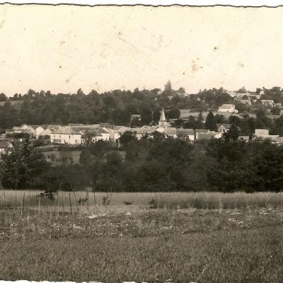 Vue sur Espinasse depuis le chemin dit 